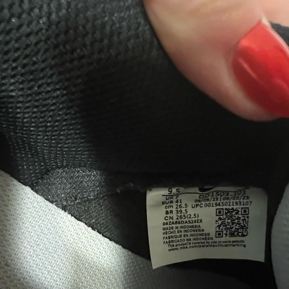 Nike Dunk Low “panda” - Picture 4 of 8